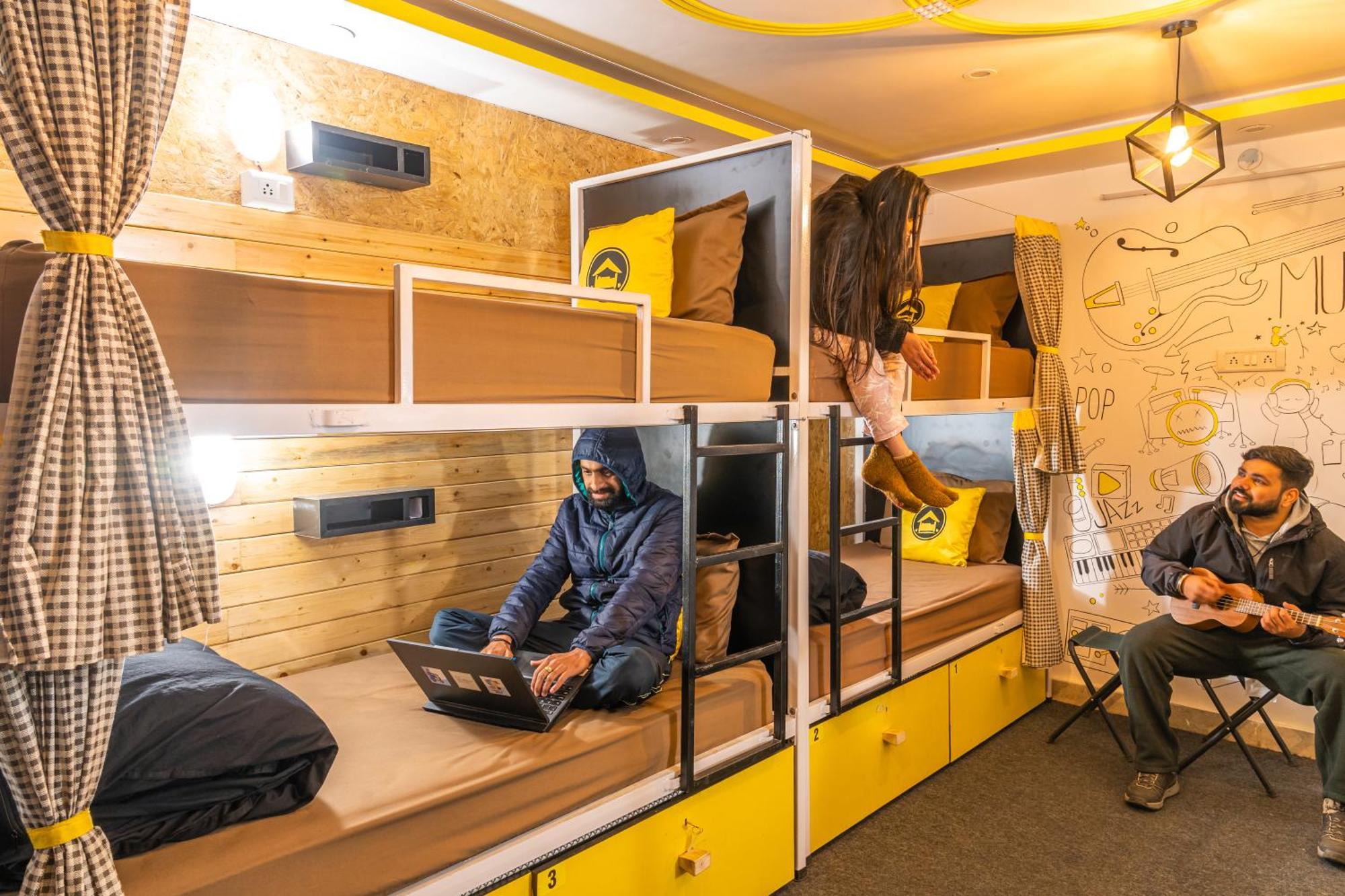 Lushtree Backpackers - Hostel & Cafe Мукетсвар Екстер'єр фото